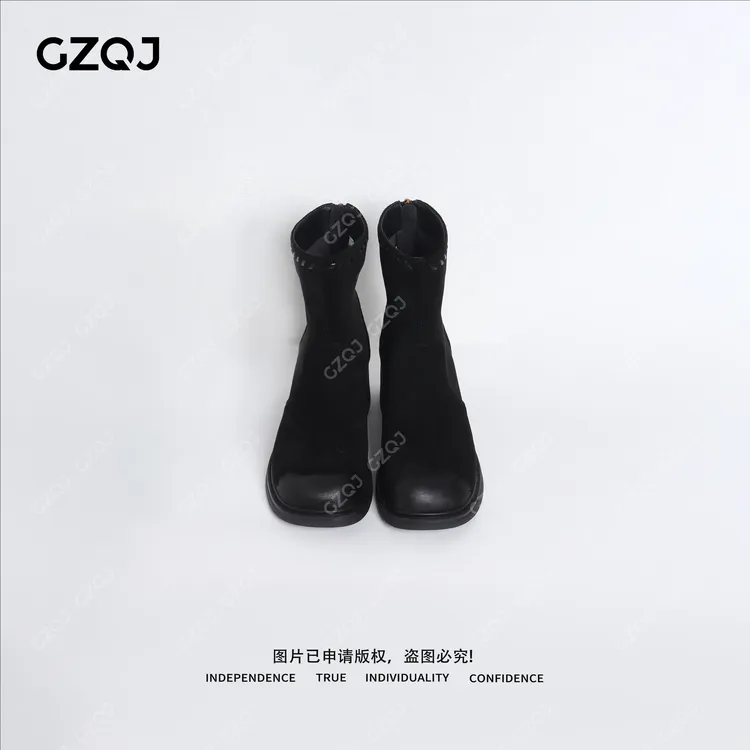 老琴私服  冬季新款法式淑女甜美防滑增高保暖时装靴  889