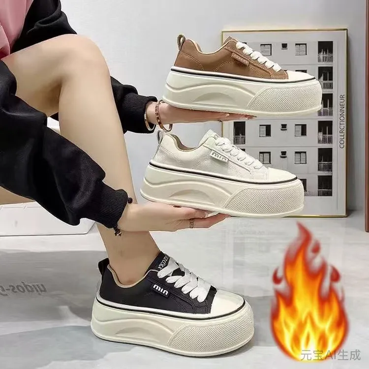 2025秋冬款英伦风厚底休闲小白鞋女圆头系带百搭小个子增高休闲鞋