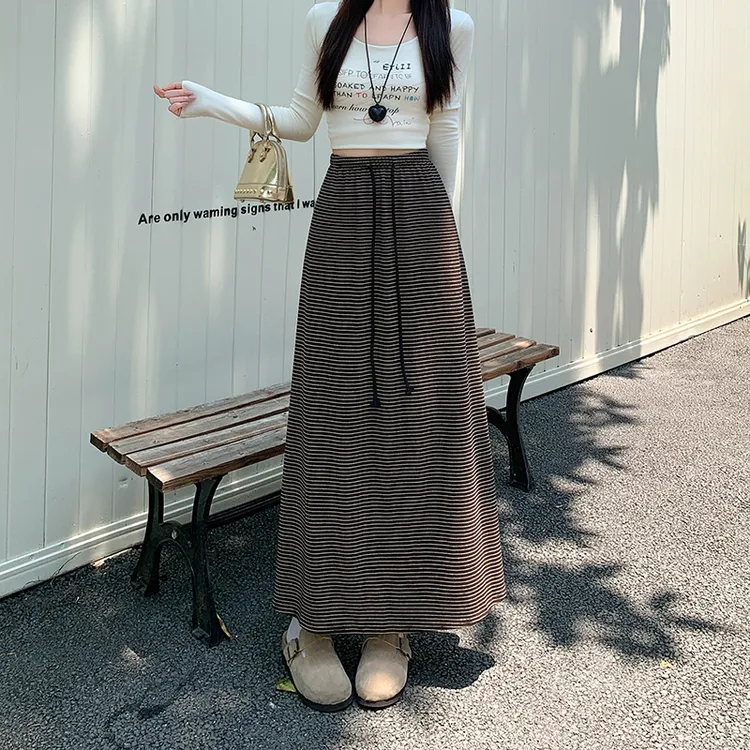 2025慵懒风复古条纹女秋款设计感抽绳高腰包臀中长裙直筒裙