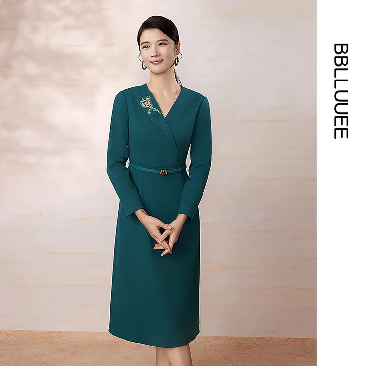 【燕子专属】【国风感刺绣礼服裙】 BBLLUUEE/粉蓝衣橱2025春装玉兰刺