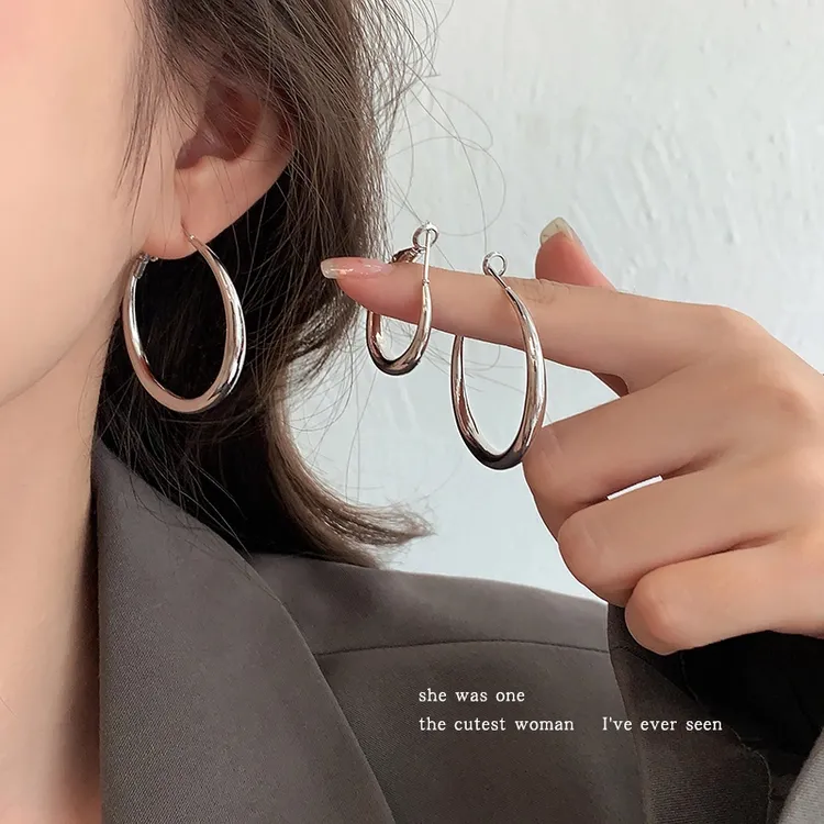 铜合金耳饰 气质耳饰银色素圈耳环设计感高级时尚耳圈女款耳钉