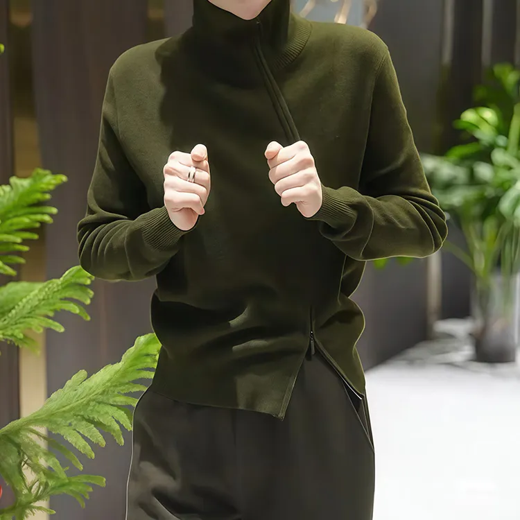 法式老钱风军绿色高领拉链长袖针织衫女高级感简约气质保暖上衣