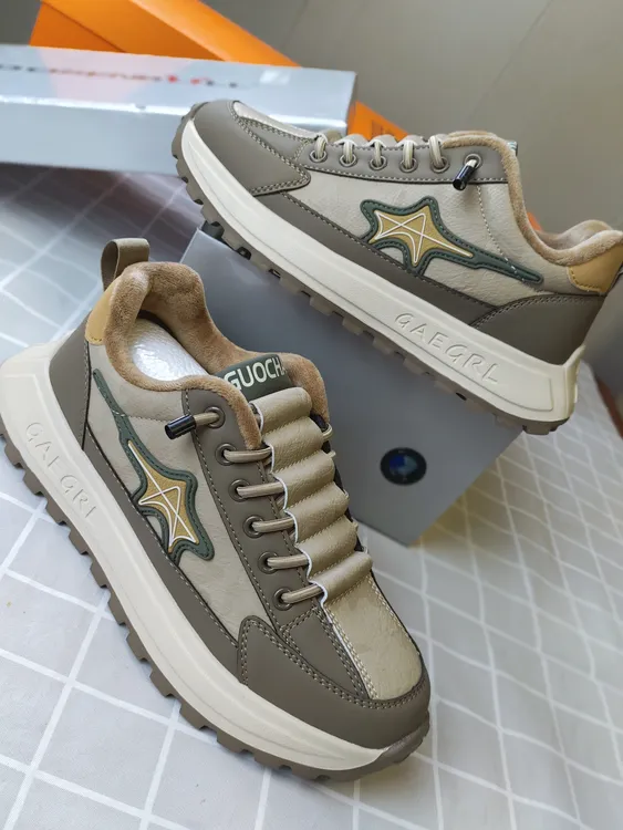 2025秋冬季新款保暖男鞋厚底时尚休闲加绒加厚皮面运动防滑潮鞋