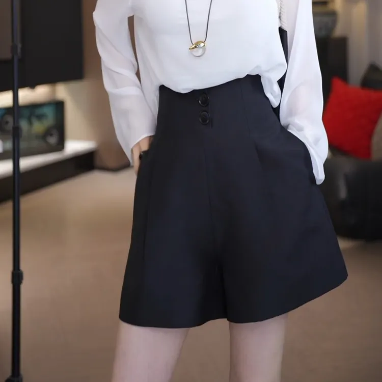 2025夏季新款高腰两扣简约减龄显瘦百搭短裤LK2504030