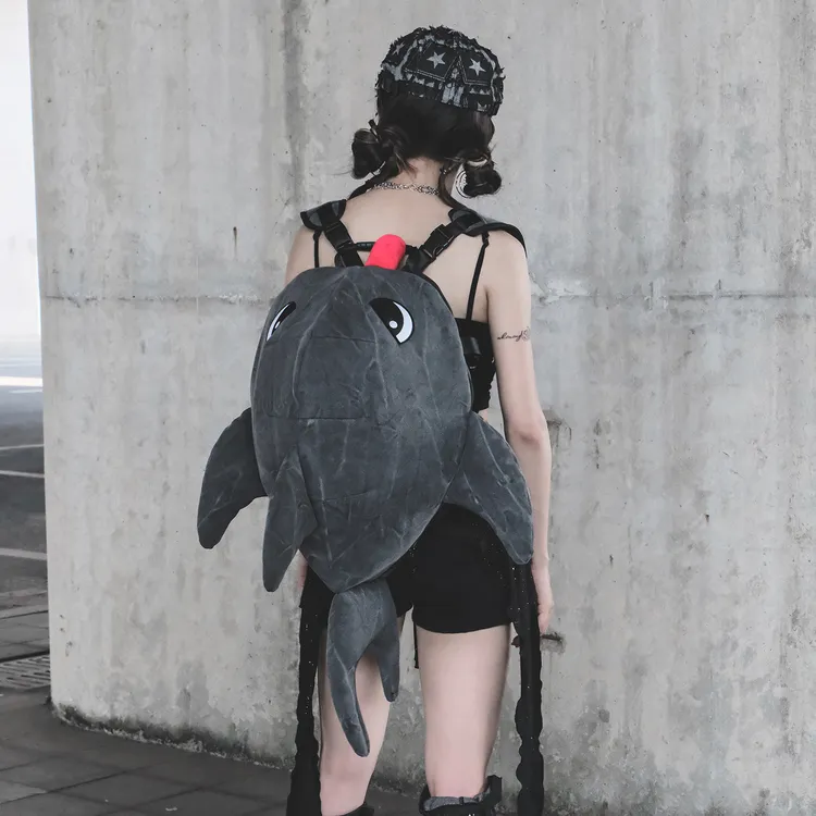 鲨鱼机车油箱包女骑士头盔双肩包男旅行背包摩托车骑行后座车尾包