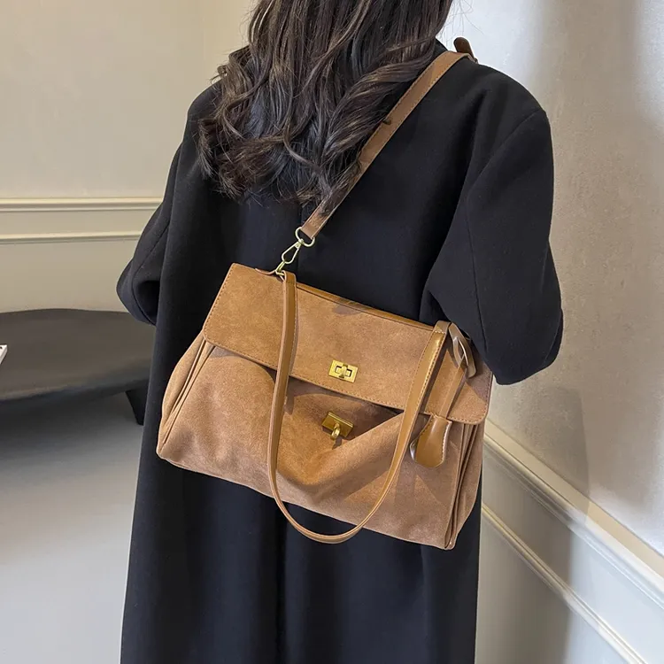 大容量磨砂复古包包女秋冬新款经典百搭托特包包上班通勤斜挎包女