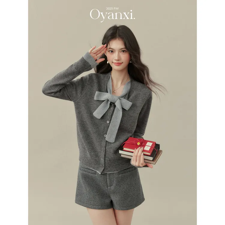 欧阳喜《柔雾皖梦》灰色格雷系穿搭假两件系带蝴蝶结毛衣女开衫女