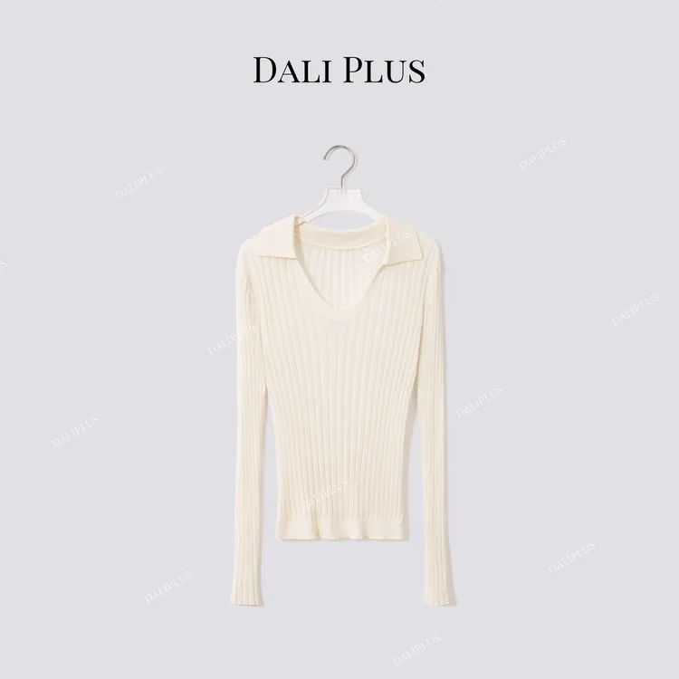 DALI PLUS‘’绵羊毛”翻领打底竖坑条修身针织-D5CH5111