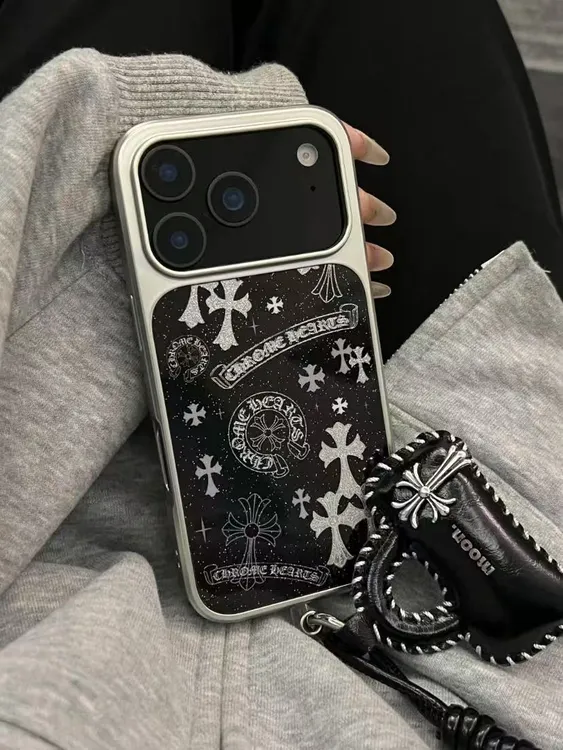 暗黑电镀闪粉克罗心十字架适用iPhone17pro手机壳苹果16pro挂绳15