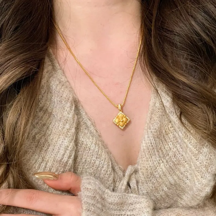 铜项链 布契拉提四叶草吊坠金色宫廷风轻奢小众锁骨链百搭古法女