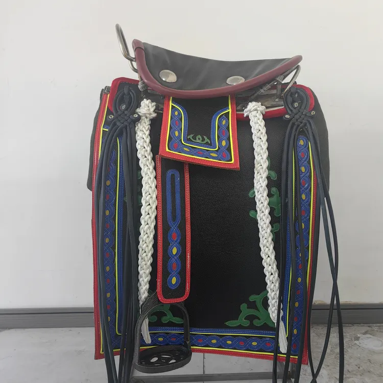 白钢骨架牛皮穿花牛皮材质大颤小颤蹬套全套配件马鞍子全套马具