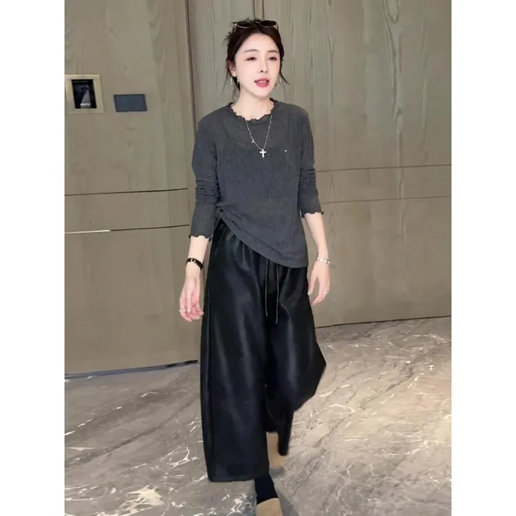 韩系松弛感穿搭一整套2025新款圆领百搭长袖t恤九分阔腿皮裤套装
