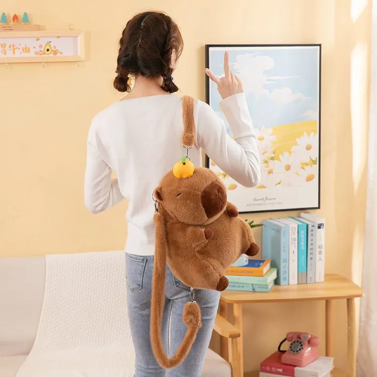 水豚背包卡皮巴拉可爱毛绒玩具单肩包丑萌水豚公仔双肩斜跨包JFH