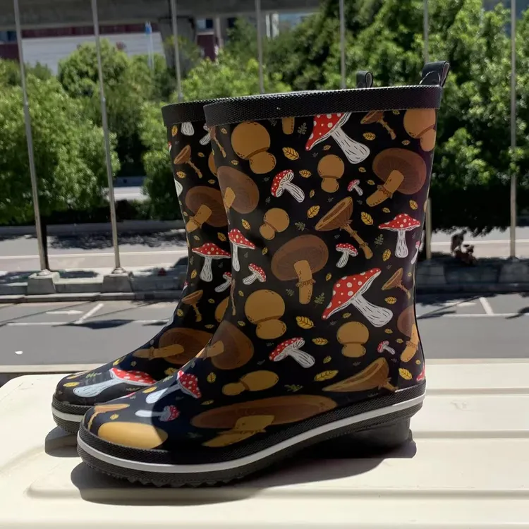 欧美女士防水防滑轻便时尚软底软面雨鞋库存不多！水鞋