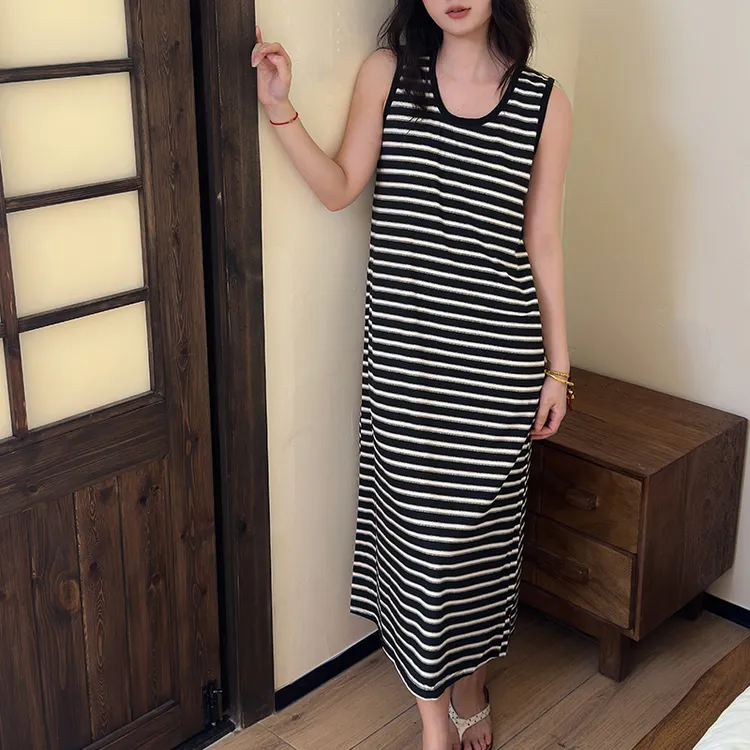 2025年新款带胸垫一体背心睡裙女夏季薄款莫代尔棉条纹无袖家居服