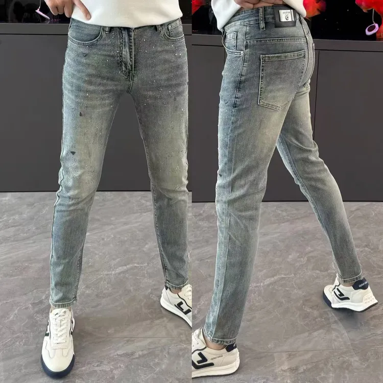 男士牛仔裤夏季新款男裤时尚潮流烫钻小脚裤男修身显瘦百搭裤子男