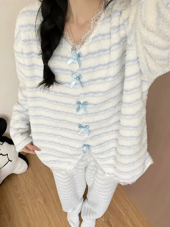 睡衣女秋冬款加厚加绒半边绒可外穿甜美少女条纹珊瑚绒家居服套装