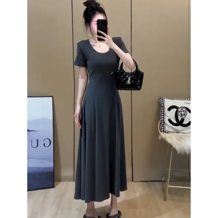 高级感U领短袖连衣裙女2025夏季新款韩版时尚收腰显瘦过膝长裙子
