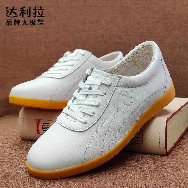 达利拉真皮太极鞋牛筋底太极拳八段锦练功鞋软牛皮女士武术专用鞋
