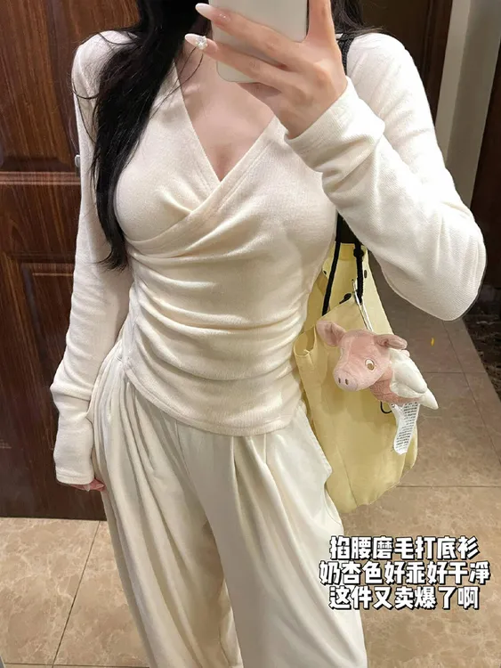 慕斯羊绒交叉v领长袖女秋冬不规则掐腰磨毛打底纯欲辣妹短款上衣