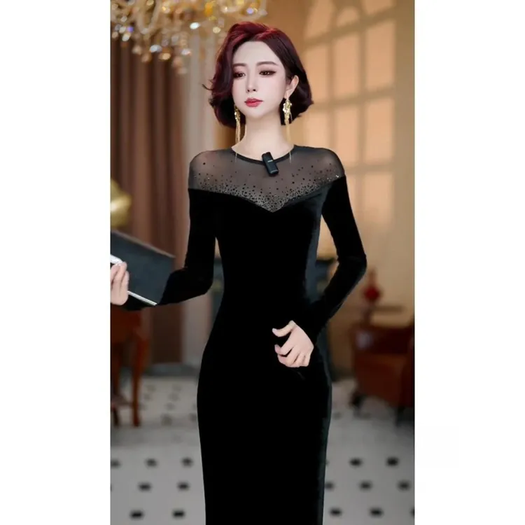 轻奢高端小众礼服裙秋冬巨好看赫本风法式气质掐腰黑色丝绒连衣裙