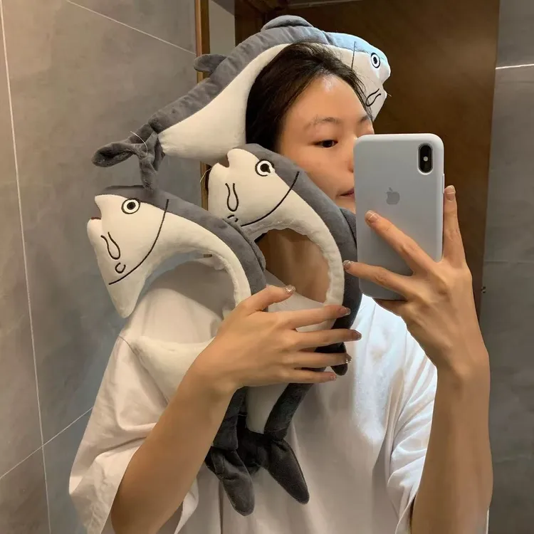 卡通搞怪咸鱼发箍女夏天可爱洗脸压发卡网红创意搞笑鲨鱼头套头箍