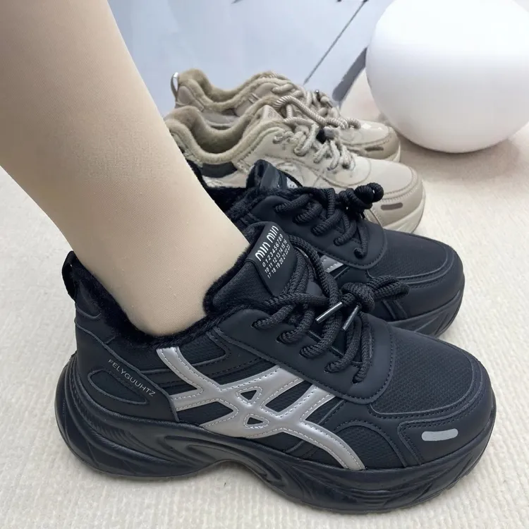 时尚老爹鞋2025冬季新款加绒休闲鞋百搭厚底增高运动鞋防滑软底女