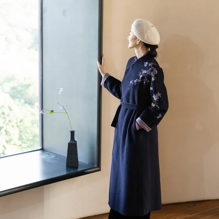 牧衣游原创 手工刺绣双面呢长外套轻盈软糯保暖气质毛呢大衣 伏山