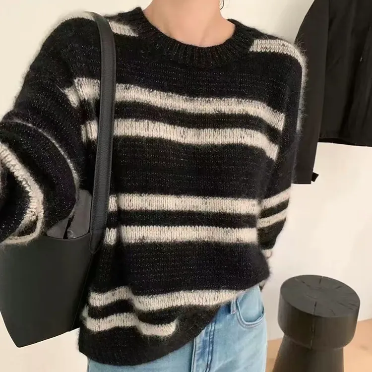 亮丝条纹长袖针织衫上衣女大码2025秋冬新款显瘦洋气慵懒宽松毛衣