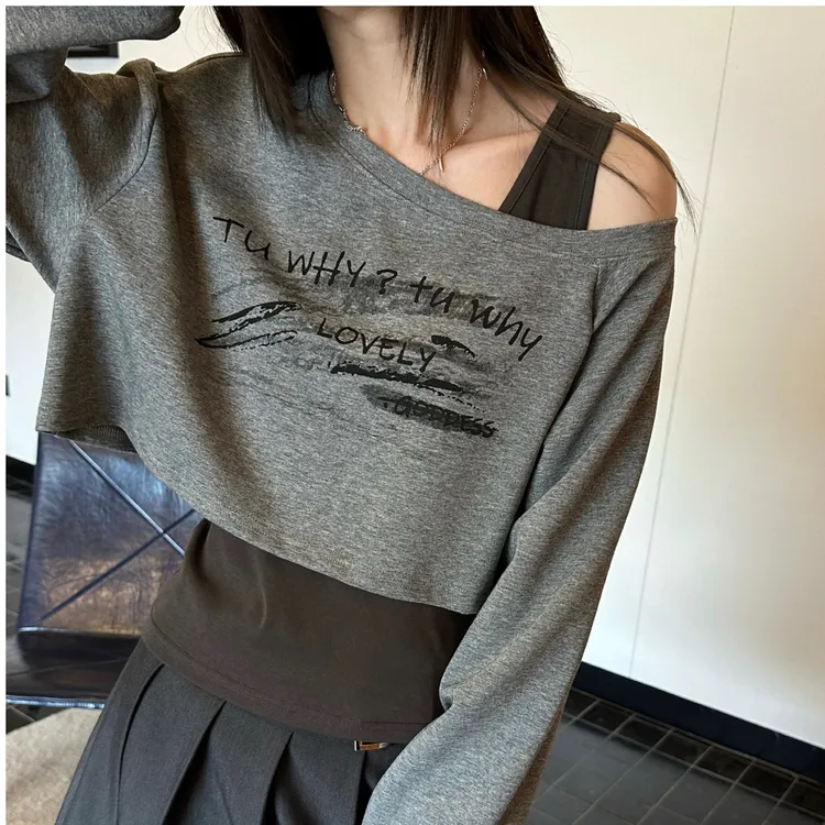 休闲风长袖设计感宽松型辣妹卫衣短款常规款圆领纯欲出游服装女