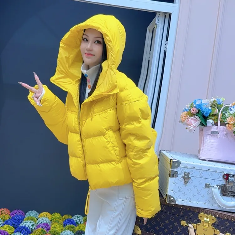羽绒服女短款连帽2025新款白鸭绒休闲小个子泡芙时尚洋气保暖外套