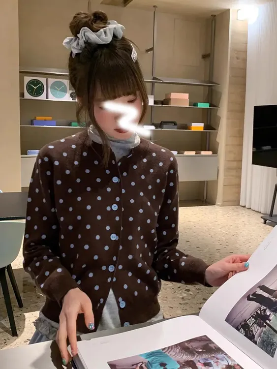 巨好看的早秋穿搭波点针织开衫外套女2025新款慵懒甜美小香风上衣