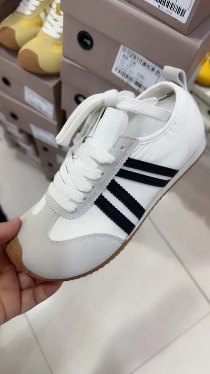 休闲百搭运动女鞋