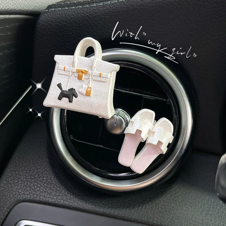 车载香薰香氛出风口装饰仿真包包鞋子汽车用车内饰品摆件女生礼物