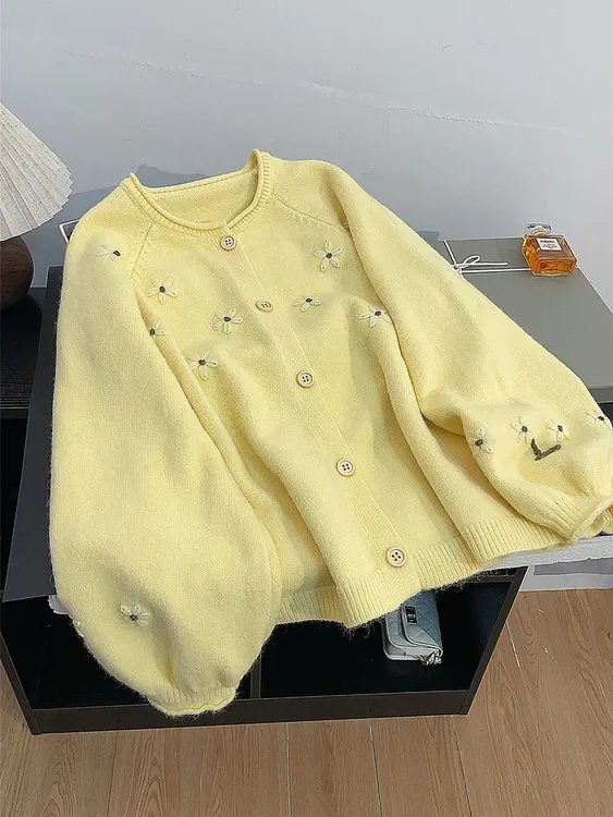 重工立体花朵黄色小香风减龄2025秋冬季毛衣卷边长袖针织开衫女装