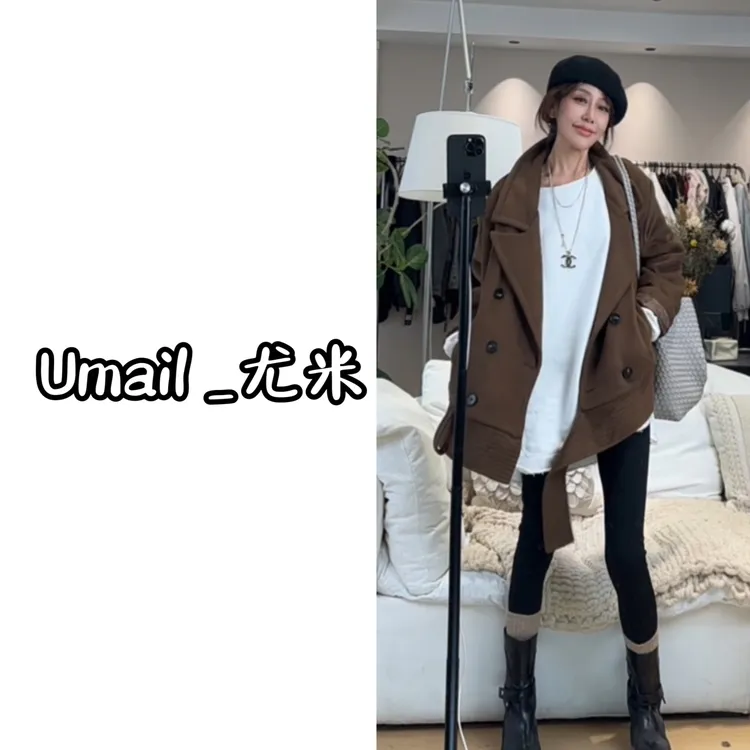 Umail _尤米 (1676)冬季新款枪驳领垫肩长袖短款毛呢外套