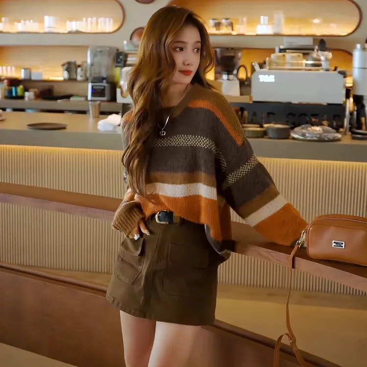 秋季巨好看的两件套2025新款撞色减龄条纹针织衫高腰裙裤套装女