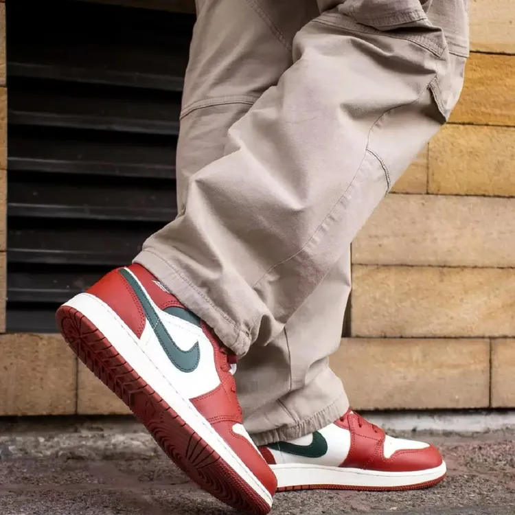 Jordan｜【AJ1】芝加哥冬季中帮运动休闲鞋皮面板鞋平底运动鞋男