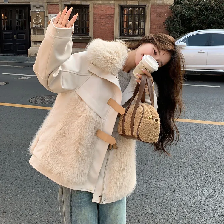 设计感毛毛拼接羽绒服女士冬季2025新款超好看皮毛一体厚外套爆款