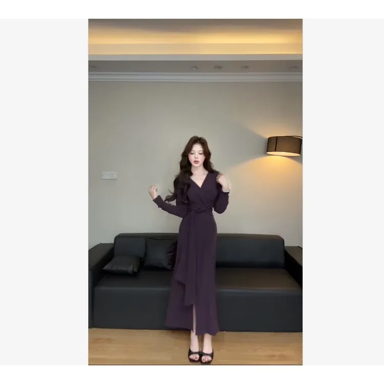 咖色v领扭结连衣裙女气质绑带长裙仿羊绒长袖收腰裙子