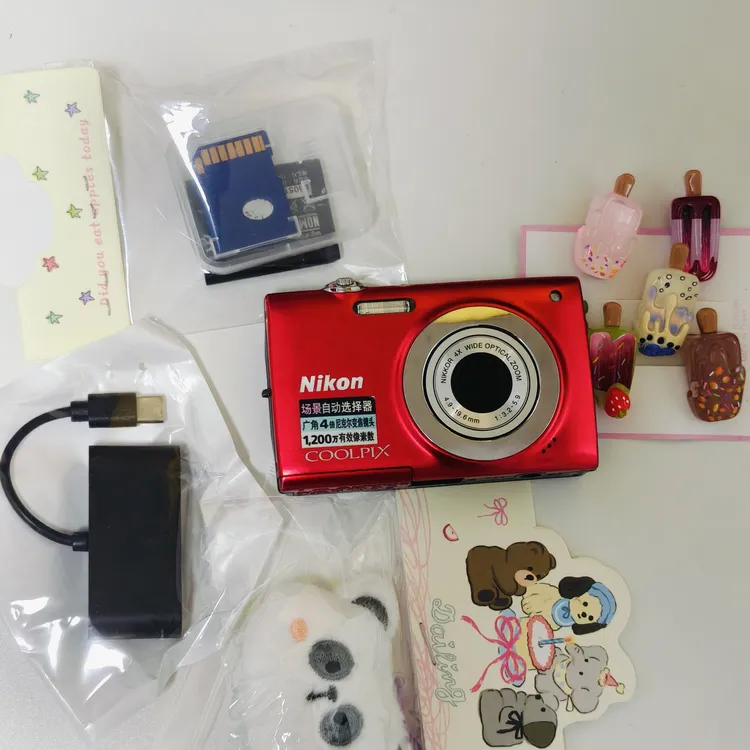 95新 Nikon/尼康 尼康s2500成色98新1200多万像素，四倍光学变焦。