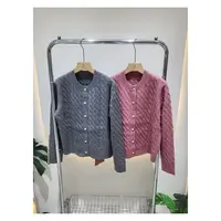 ⭐异型珠扣⭐大绞花开衫毛衣（身高165以下拍）