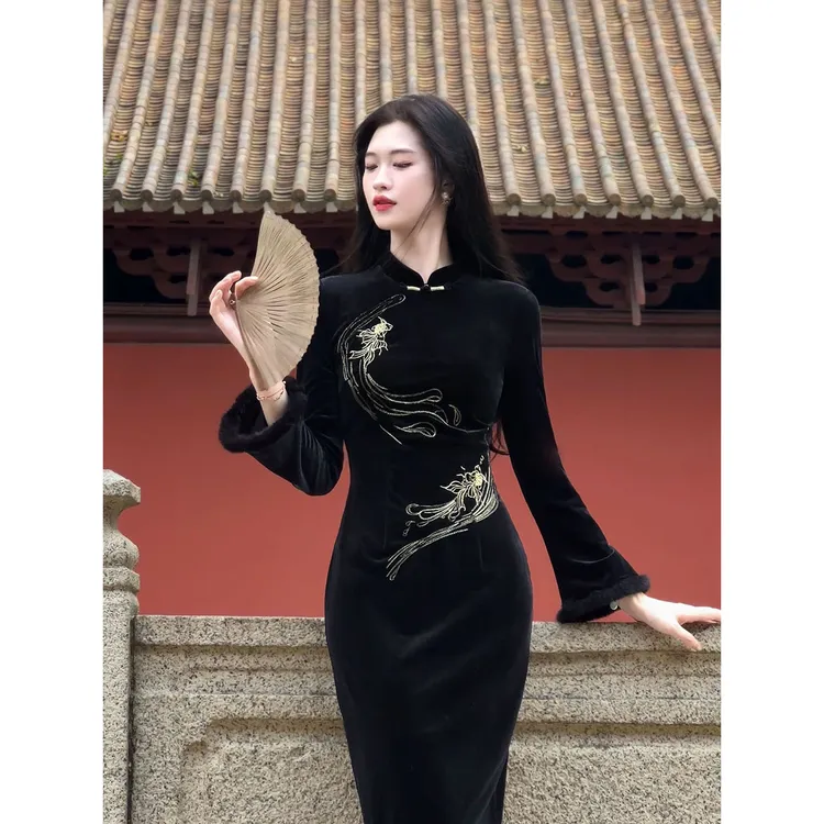 凌茜恣禾【凌波】国风新中式金钱绣花立领丝绒连衣裙复古改良旗袍裙