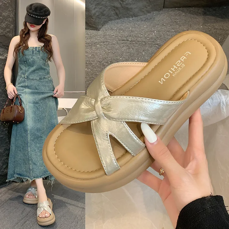 厚底沙滩拖鞋女鞋2025新款夏季外穿精致高级感凉拖鞋配裙子一字拖