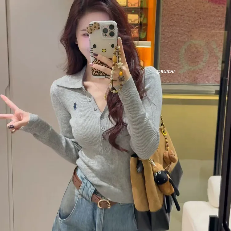 2025秋季新款韩版POLO领小马刺绣套头长袖灰色针织打底衫上衣女