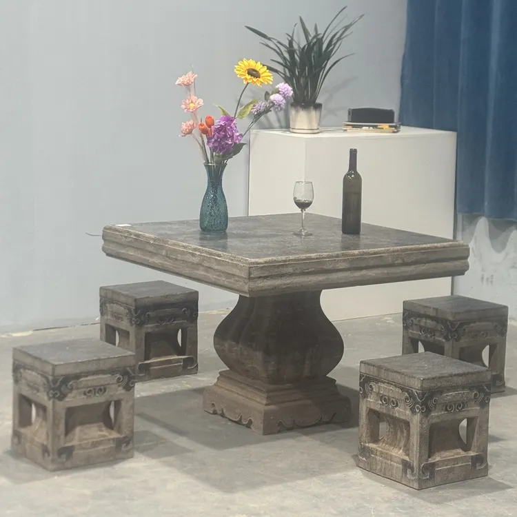 1. 一方石桌，沉淀时光。