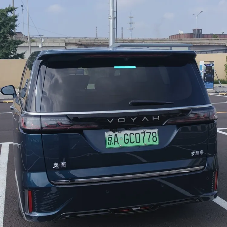 岚图梦想家智驾小蓝灯