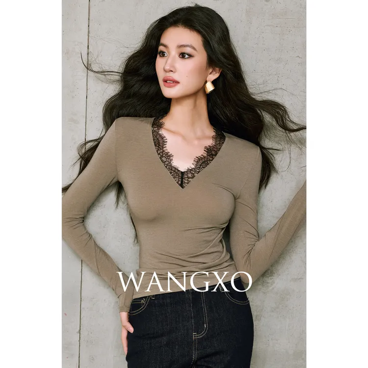 WANGXO 蕾丝拼接V领天丝羊毛针织打底衫  2531006W