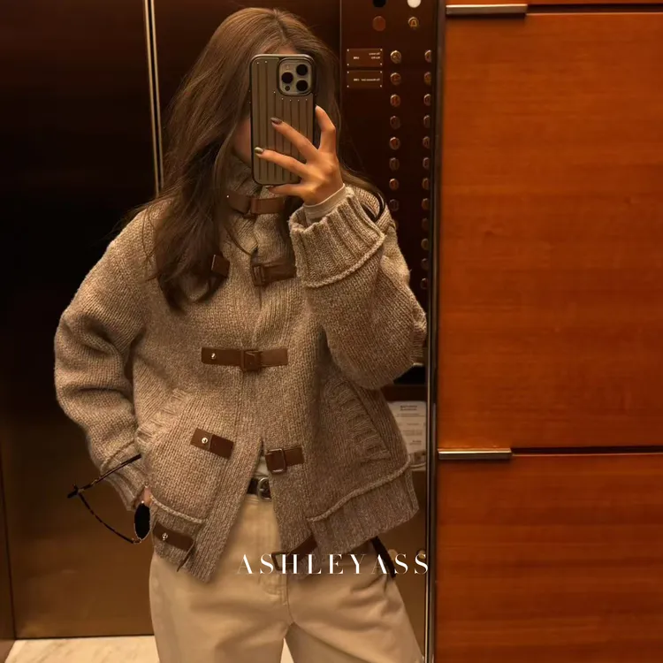 【ASHLEYASS】“皮扣粗针混色毛衫”复古腔调粗针毛针织衫LSM251666S