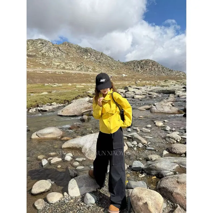 【绿野活力】 小允姐姐2025新款时尚气质高级冲锋衣